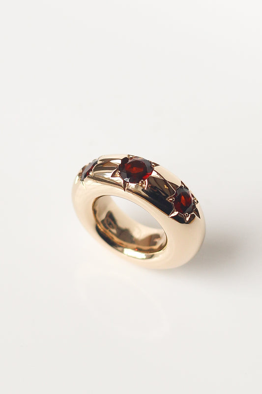 10mm Bronze Star Ring With Garnet